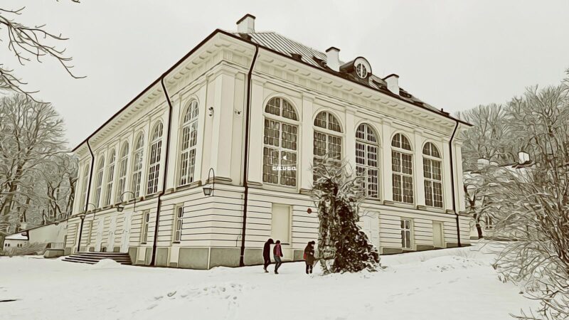 Старая оранжерея в парке Лазенки